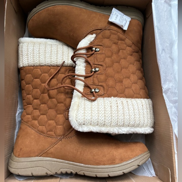 NWT - Picture 2 of 3